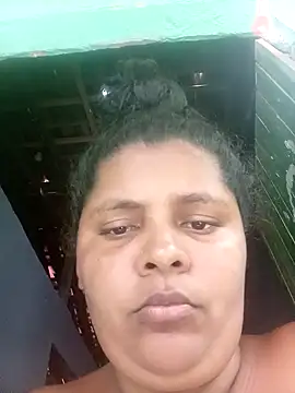 Eu luiza10 online show from May 13, 2026, 5:31 pm