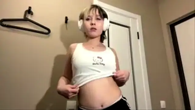 CuteLilit online show from May 25, 2026, 9:02 pm