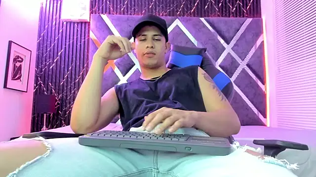 dominic connor online show from June 11, 2026, 3:25 am