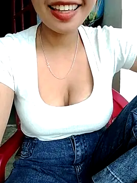 Snapshot of Mirra-a chatting on June 12, 2026, 2:09 am Mirra-a online show from June 12, 2026, 2:09 am