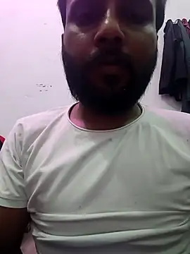 lovely-couple01 online show from May 14, 2026, 4:37 pm