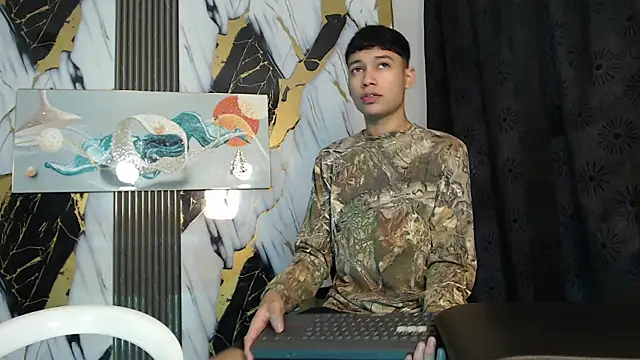 KING LOVERS1 online show from June 30, 2026, 1:22 pm