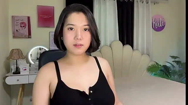 Snapshot of RingMyBelle chatting on June 24, 2026, 6:34 am RingMyBelle online show from June 24, 2026, 6:34 am