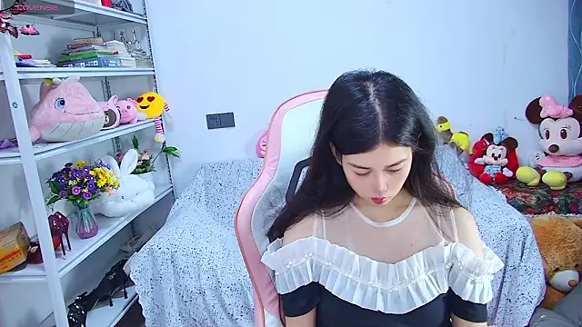 QinQin-888 online show from June 17, 2026, 10:58 am