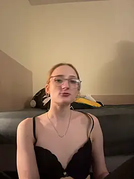 Snapshot of LauraundSteve_ chatting on July 15, 2026, 8:49 pm LauraundSteve online show from July 15, 2026, 8:49 pm