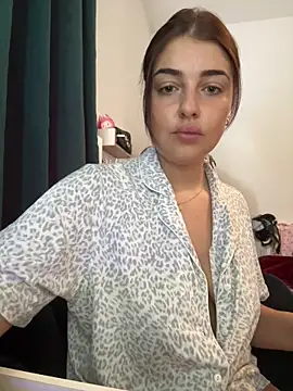 Snapshot of Spicy_Scarlett_26 chatting on May 20, 2026, 8:11 am Spicy Scarlett 26 online show from May 20, 2026, 8:11 am