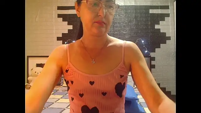 Ada Vera online show from May 19, 2026, 1:40 pm