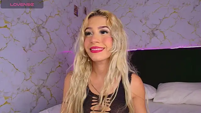 Snapshot of cinniaa_ chatting on June 20, 2026, 1:43 am cinniaa online show from June 20, 2026, 1:43 am