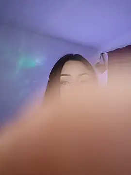 paariiss  online show from May 25, 2026, 11:36 pm