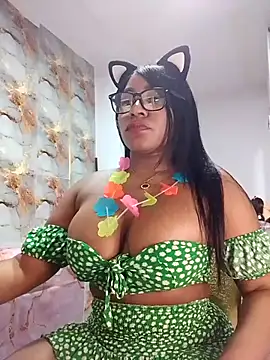 Snapshot of zafiro_ebano chatting on June 21, 2026, 4:18 am zafiro ebano online show from June 21, 2026, 4:18 am