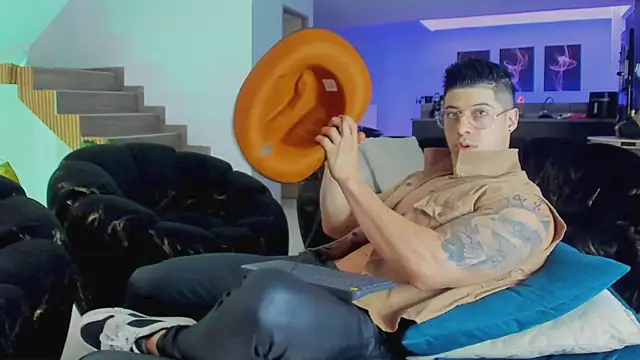Snapshot of lukas_green11 chatting on June 25, 2026, 5:51 pm lukas green11 online show from June 25, 2026, 5:51 pm