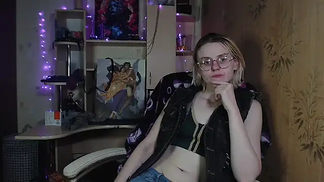 Snapshot of __Freya___ chatting on May 22, 2026, 7:34 pm Freya online show from May 22, 2026, 7:34 pm
