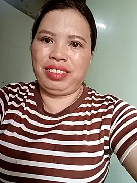 -Yeyi- online show from June 18, 2026, 2:43 am
