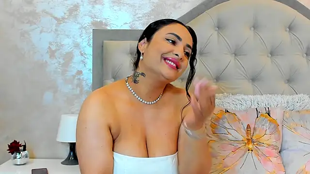 Snapshot of Bianca_Vale chatting on June 10, 2026, 5:30 am Bianca Vale online show from June 10, 2026, 5:30 am