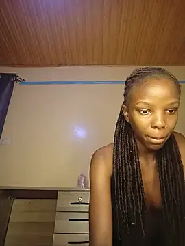 Snapshot of sweets_vibes chatting on June 14, 2026, 1:12 pm sweets vibes online show from June 14, 2026, 1:12 pm
