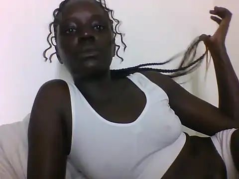 Snapshot of LatishLava chatting on May 17, 2026, 2:06 pm LatishLava online show from May 17, 2026, 2:06 pm