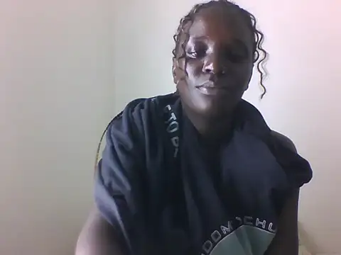 Snapshot of LatishLava chatting on May 18, 2026, 1:05 pm LatishLava online show from May 18, 2026, 1:05 pm