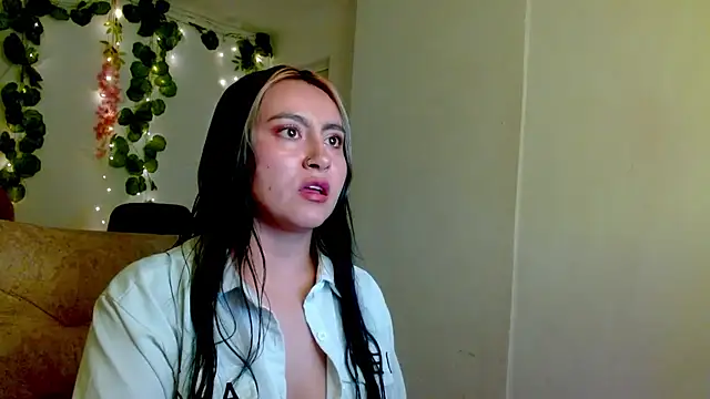 sara16092020 online show from May 21, 2026, 1:30 pm