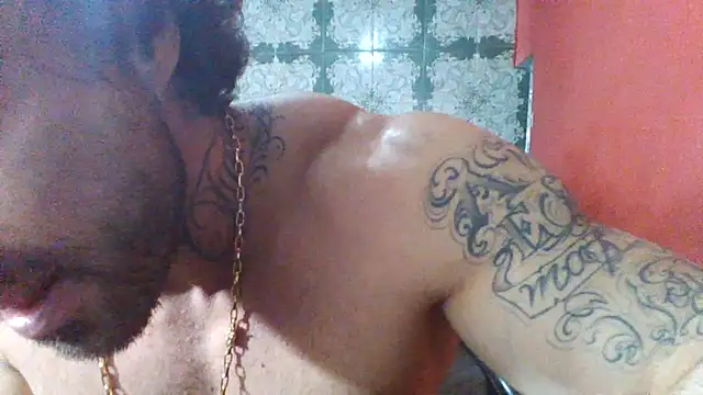 Snapshot of Sarado_Tesudo chatting on June 3, 2026, 2:33 pm Sarado Tesudo online show from June 3, 2026, 2:33 pm