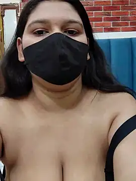 sexyellisa online show from May 18, 2026, 3:39 pm