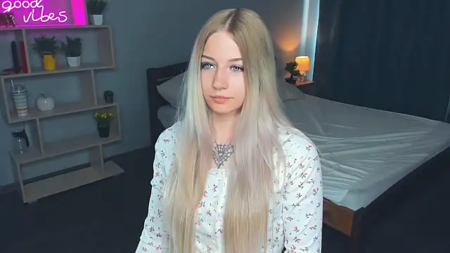 Snapshot of DeniseMekus chatting on June 5, 2026, 10:21 am DeniseMekus online show from June 5, 2026, 10:21 am