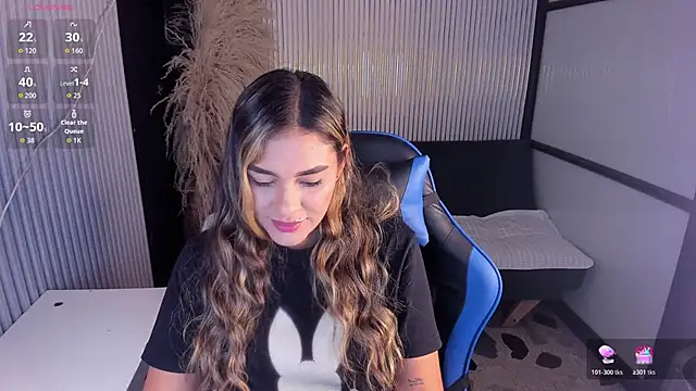 Snapshot of SophieWatson_ chatting on June 22, 2026, 1:52 pm SophieWatson online show from June 22, 2026, 1:52 pm