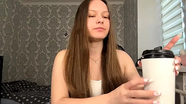 ShaylaChong online show from May 19, 2026, 4:08 am