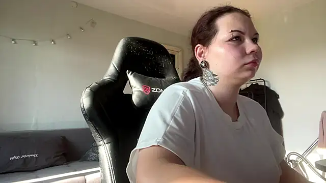 Snapshot of Redhair_girl chatting on June 15, 2026, 2:50 pm Redhair girl online show from June 15, 2026, 2:50 pm