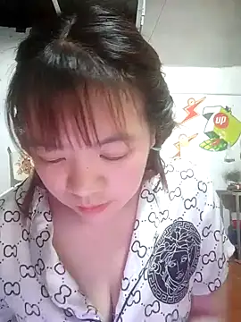 Loleml01 online show from May 28, 2026, 4:53 am