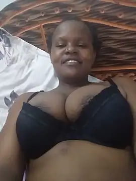 Snapshot of Lynnnasty chatting on May 23, 2026, 11:42 am Lynnnasty online show from May 23, 2026, 11:42 am