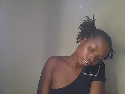 Snapshot of Mariana_150 chatting on June 24, 2026, 7:55 pm Mariana 150 online show from June 24, 2026, 7:55 pm