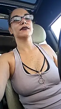 MamaBee88 online show from May 29, 2026, 5:08 pm