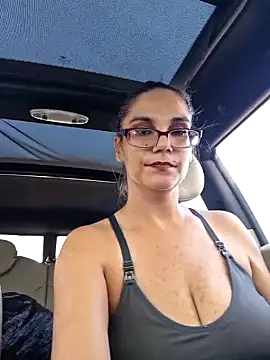 MamaBee88 online show from May 27, 2026, 9:22 pm