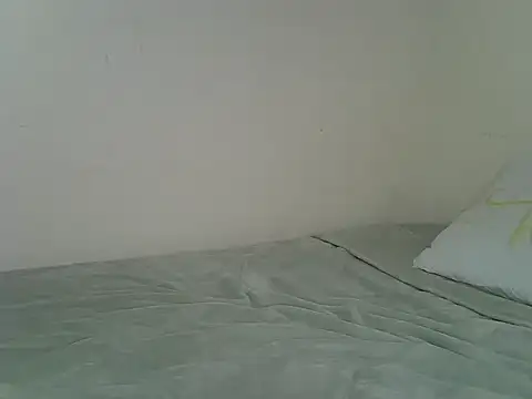 Snapshot of Earlybird02 chatting on May 26, 2026, 7:23 pm Earlybird02 online show from May 26, 2026, 7:23 pm