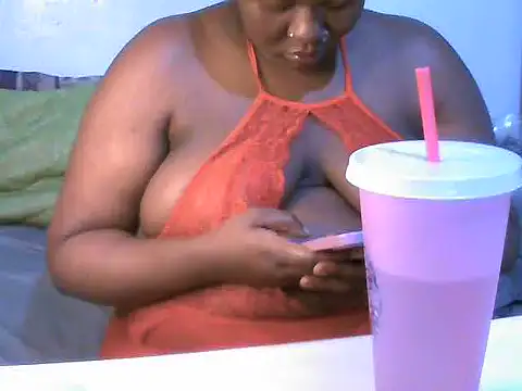 Snapshot of cumming-queen chatting on July 8, 2026, 2:24 am cumming-queen online show from July 8, 2026, 2:24 am