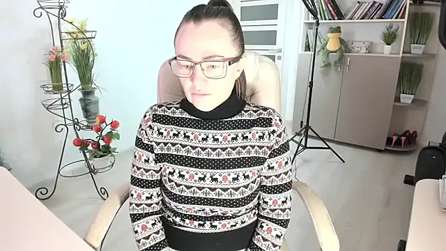 Vika73 online show from February 6, 2026, 6:42 am