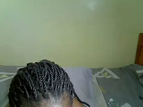 Snapshot of Pearl_petite chatting on June 4, 2026, 6:56 pm Pearl petite online show from June 4, 2026, 6:56 pm