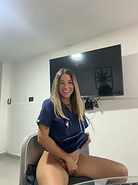 SabrinaCris online show from May 21, 2026, 11:35 pm
