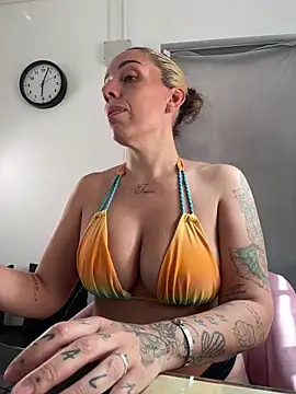 FantasiaX X online show from May 17, 2026, 4:07 pm