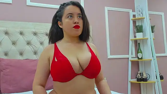 nia taylorX online show from June 6, 2026, 8:25 pm