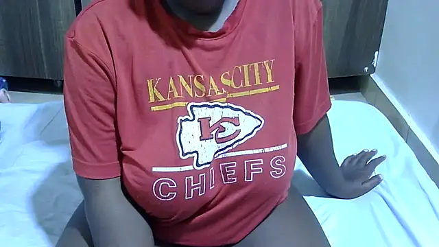 Snapshot of RawHoneyXo- chatting on June 27, 2026, 3:34 am RawHoneyXo- online show from June 27, 2026, 3:34 am