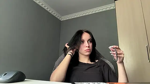 Snapshot of illiebilish chatting on May 27, 2026, 7:38 am illiebilish online show from May 27, 2026, 7:38 am