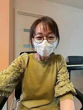 Snapshot of Kaede_00112 chatting on June 1, 2026, 11:37 pm Kaede 00112 online show from June 1, 2026, 11:37 pm