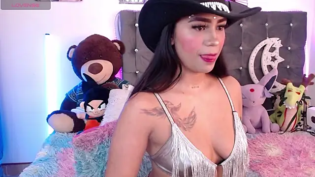 Snapshot of lunabritton chatting on June 15, 2026, 2:45 am lunabritton online show from June 15, 2026, 2:45 am