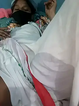Snapshot of Naughty-Savi chatting on May 21, 2026, 9:39 am Naughty-Savi online show from May 21, 2026, 9:39 am