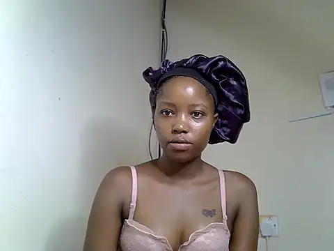 Pretty kitty48 online show from June 18, 2026, 12:54 pm