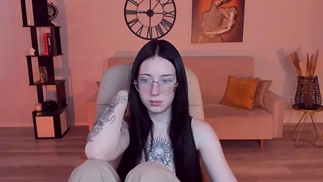 Snapshot of AlexisBliss chatting on July 7, 2026, 6:47 am AlexisBliss online show from July 7, 2026, 6:47 am