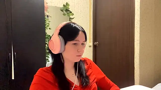 Snapshot of JulianPitta chatting on June 18, 2026, 8:14 pm JulianPitta online show from June 18, 2026, 8:14 pm