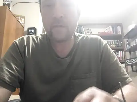Snapshot of icebergXpress chatting on June 2, 2026, 3:34 pm icebergXpress online show from June 2, 2026, 3:34 pm