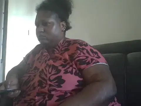 Snapshot of fat_ebonyqueen chatting on July 6, 2026, 7:37 am fat ebonyqueen online show from July 6, 2026, 7:37 am